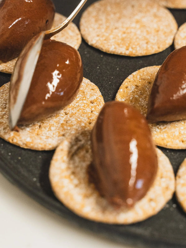 FESTIVE PETITE-FOURS